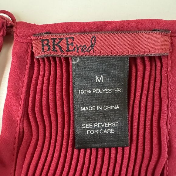 BKE Red Women Red Burgundy Semi Sheer Pleated Sleeveless Blouse Medium - Picture 3 of 11